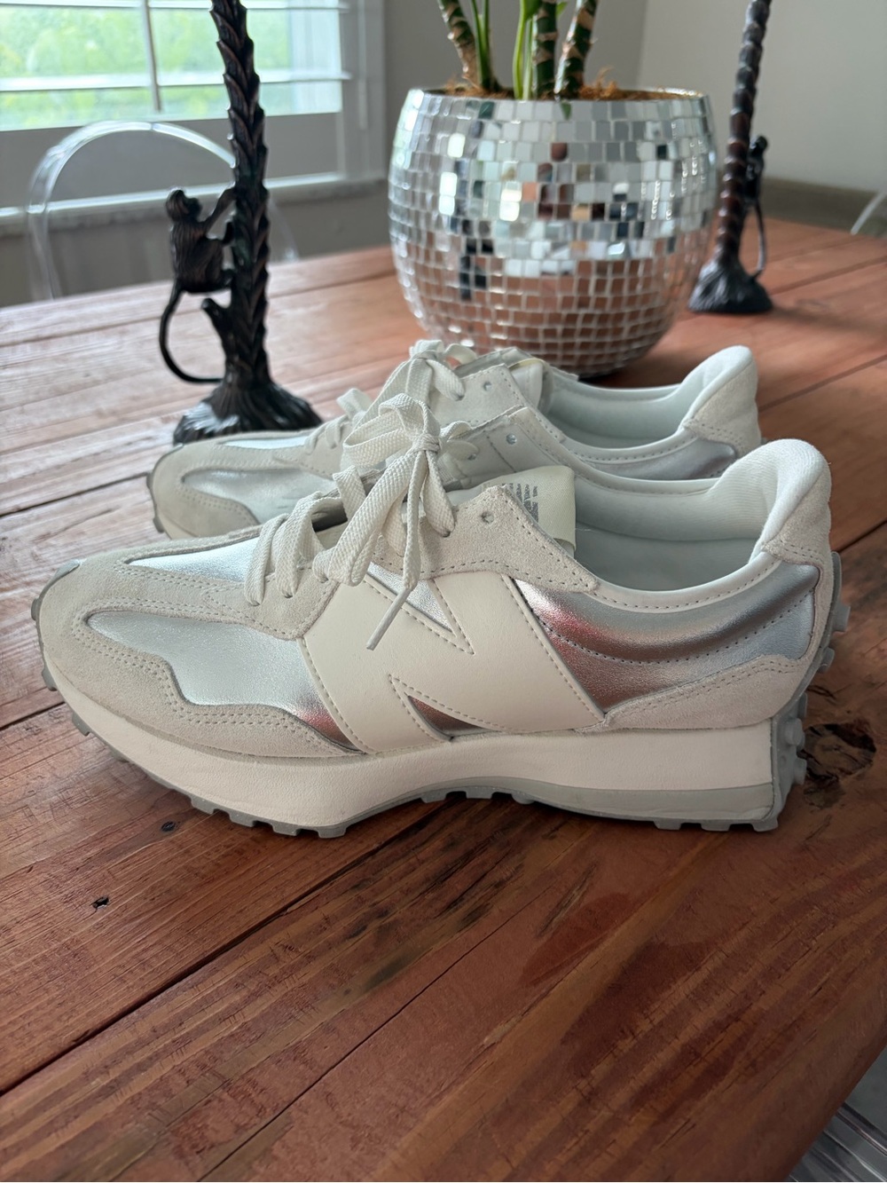 NEW BALANCE 327 SILVER/GRAY SZ 9